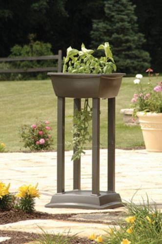 buy planters & pots at cheap rate in bulk. wholesale & retail garden maintenance tools store.