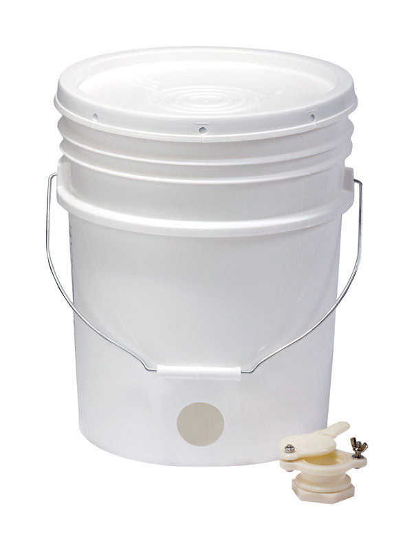 Little Giant BKT5 Bee Bucket, 5 gal, Plastic